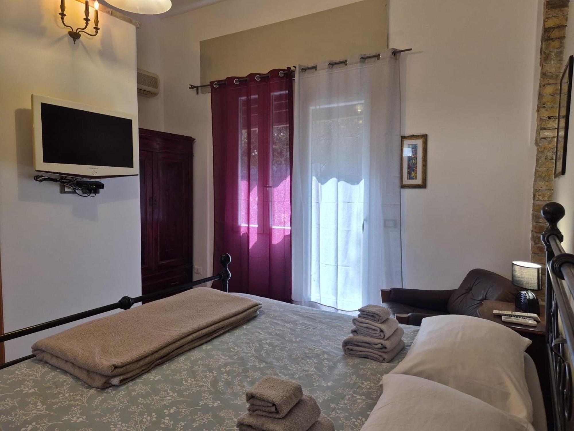 Mithra Hosting Hotel Rome Buitenkant foto